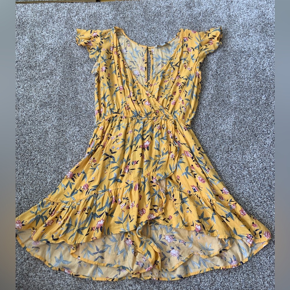 Ruffle sleeve American eagle tropical dress with shorts underneath
